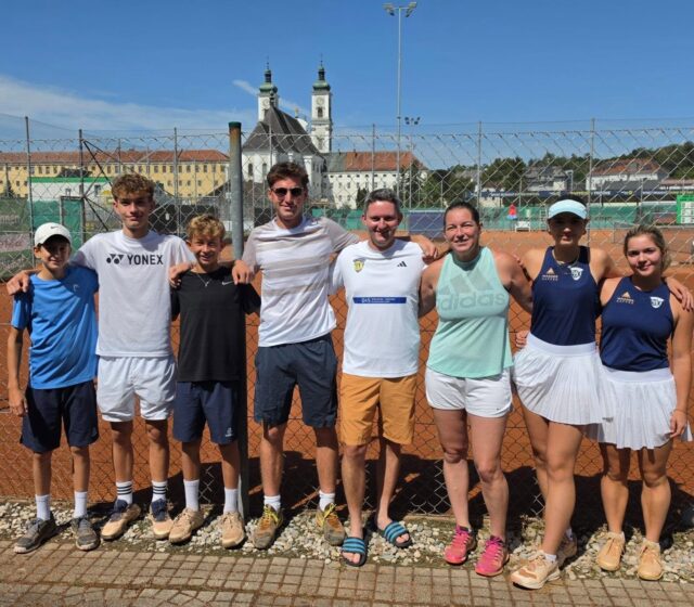 🎾 Unser Mixedteam gewinnt auch das zweite Spiel beim TC Garsten klar mit 9:0!🎾

Am Samstag gehts weiter in Atzbach!💪🏼

Let‘s go TCG!

#tcg1903